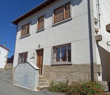 Becedas House | La Bimborra
