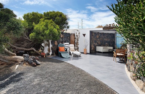 Haria Villa | 'La Bodeguita House' with Sea Views, Private Terrace and Wi-Fi