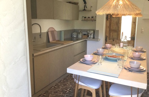 Octon House | La Bohème. Maison de Village, Jardin et spa