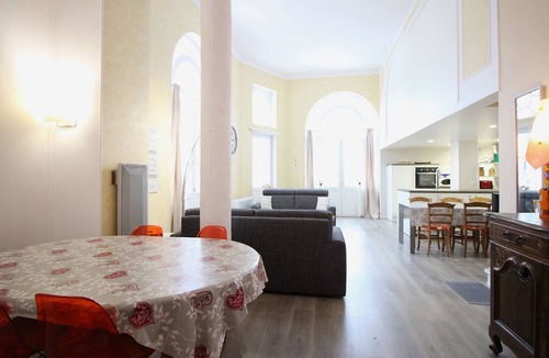 La Bourboule Apartment | La Bourboule Center - Ground Floor T2 Apartment with WIFI