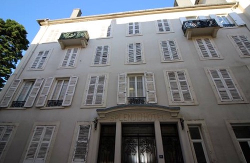 La Bourboule Apartment | La Bourboule Center - Ground Floor T2 Apartment with WIFI