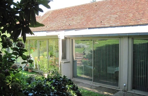 Chatel-Moron House | La Buissonnière in South Burgundy: whole house with swimming pool