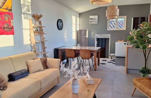 Oingt Apartment | LA BULLE DORÉE comfortable apartment & spa Oingt