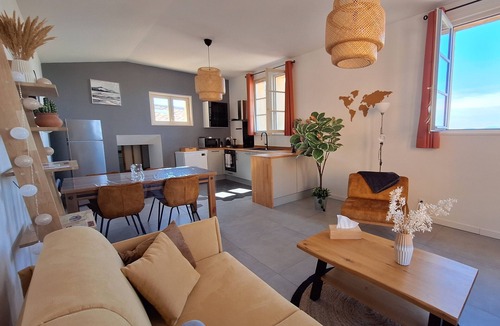 Oingt Apartment | LA BULLE DORÉE comfortable apartment & spa Oingt