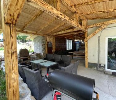 Eselnita House | La Burlacu
