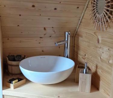 Grambois Other | La cabane escagassée