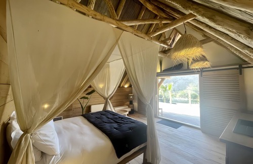 Payzac House | La Cabane Java – Romantic getaway in nature with private spa, terrace, and activities