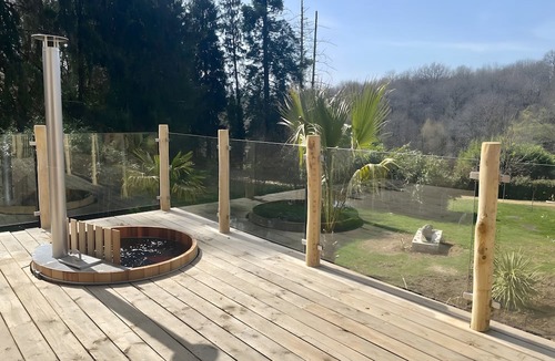 Payzac House | La Cabane Java – Romantic getaway in nature with private spa, terrace, and activities