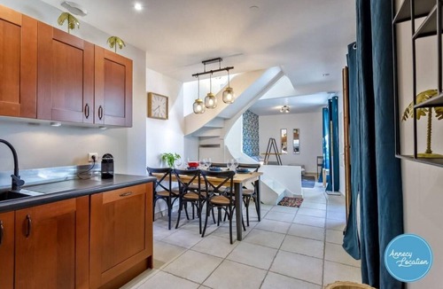 Menthon-Saint-Bernard House | La Cachette du Lac – Near the Lake