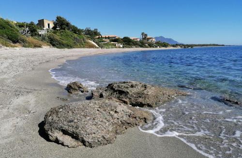 Bravone Apartment | La Caletta Corsa Apartments - 2 Camere con Terrazza Privata, Aria Condizionata, 100m dal Mare