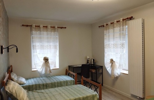 Chaspuzac Bed & Breakfast | La Canissa Carrada family canopy room