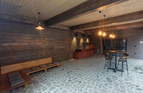 Adunati House | La Canton