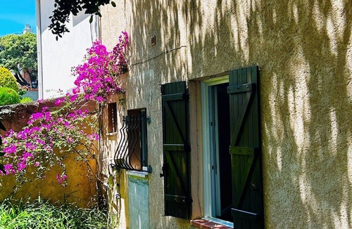 Le Pradet House | La Cas'a Coco: A Mediterranean garden just 65 meters from the small port of Les Oursinières