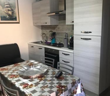 Villafranca in Lunigiana Apartment | La casa dei quadri