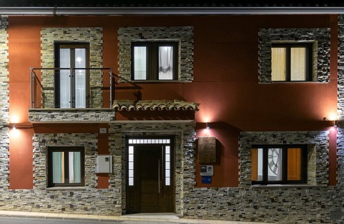 Pulgar House | La Casa De Felisin, Rural Retreat near Puy du Fou with Private Pool in Toledo