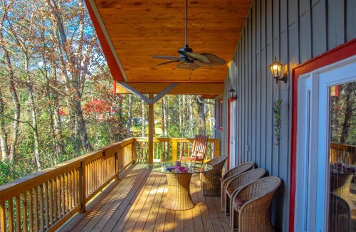 Sapphire House | La Casa Del Amour