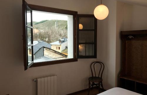 Molinaseca House | La Casa Del Reloj