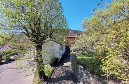 Comabbio Apartment | La Casa di Anna: Lake Maggiore area. Private Beach