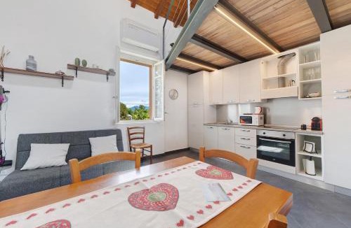 Angera Apartment | La Casa Di Lillo - Angera
