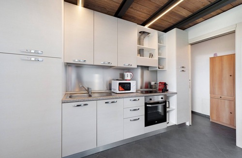 Angera Apartment | La Casa di Lillo Angera – Cozy Apartment Near Lakefront with Parking