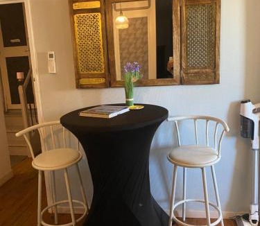 Capdenac Apartment | La casa du port, Chambres, suite privée, appartement avec vue sur la rivière