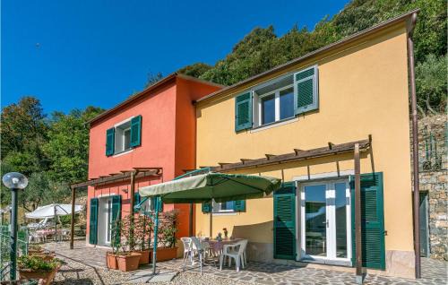 Costa House | La Casa Gialla