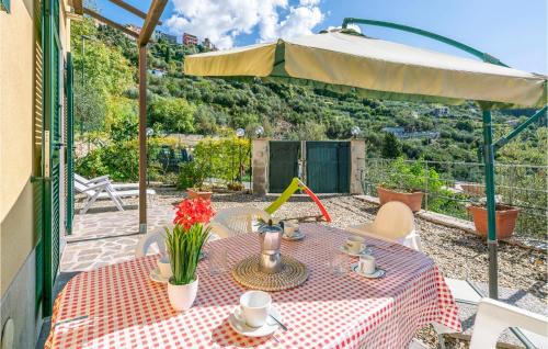 Costa House | La Casa Gialla