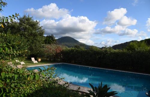 Vicopelago House | La Casa Gialla