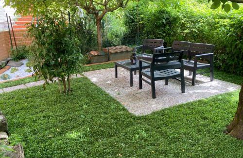 Ricco del Golfo di Spezia Apartment | La casa nel verde con piscina