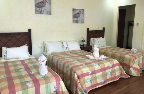 Caramoan Hotel | La Casa Roa Hostel