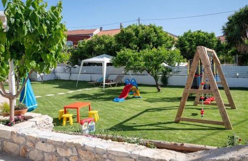 Roustika House | La Casa Rustica