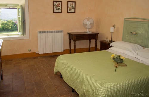 Filattiera Villa | La Casatorre di Ponticello. Casale di campagna con ampio giardino e piscina