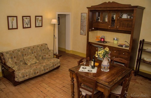 Filattiera Villa | La Casatorre di Ponticello. Casale di campagna con ampio giardino e piscina