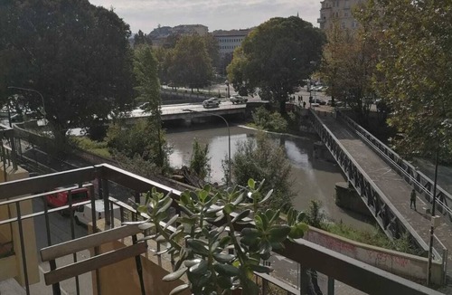 Aurora Apartment | LA CASETTA DI A&FA two steps from the historic center of Turin, (8 minutes walk).
