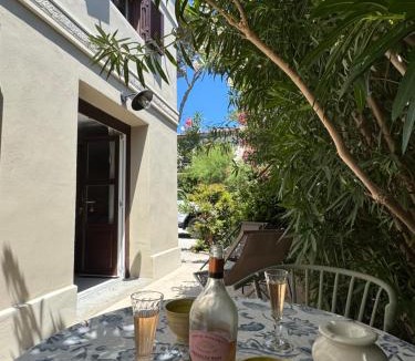 Quercianella Apartment | La Casetta in riva al mare