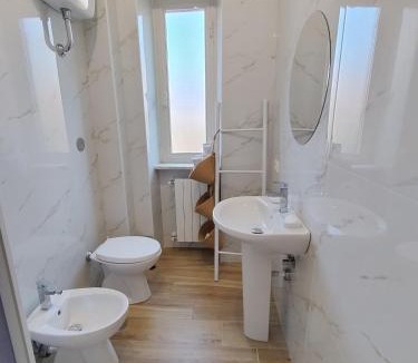 Zona XXXIII Acilia Sud Apartment | La Casetta Tra Colosseo e Mare a 400m dalla Metro
