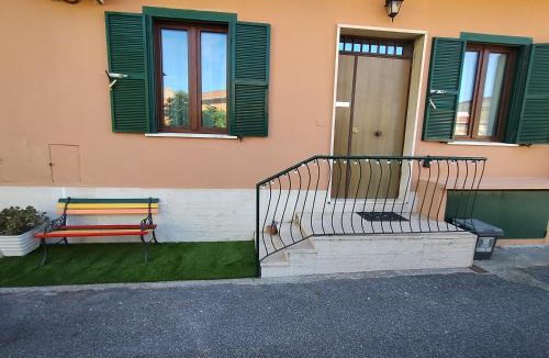 Zona XXXIII Acilia Sud Apartment | La Casetta Tra Colosseo e Mare a 400m dalla Metro