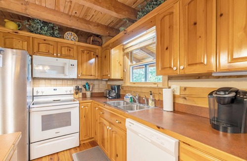 Seven Devils Cabin | La Casita- Mountain Cabin, Mountain View, Fire Pit, Gas Fireplace, Gas Grill