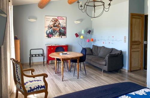 Ventabren Bed & Breakfast | la chamade grande chambre B&B indépendante