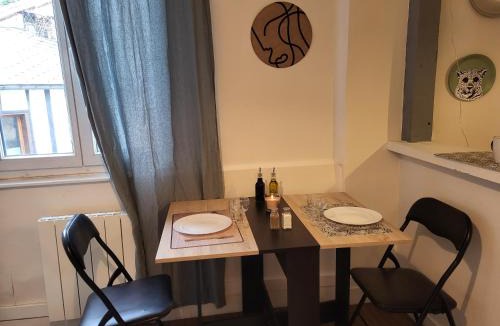 Bernay Apartment | La Chaussee