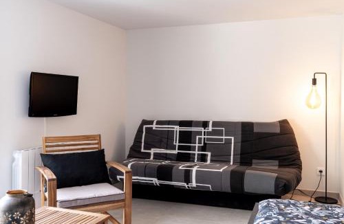 Saint-Christophe-du-Bois Apartment | La Chevallerie