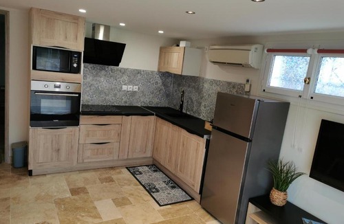 Anneyron Apartment | La Cigaline