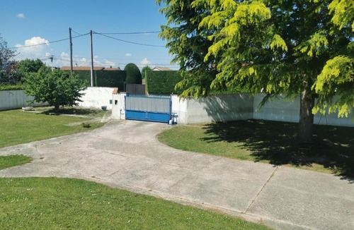 Anneyron Apartment | La Cigaline