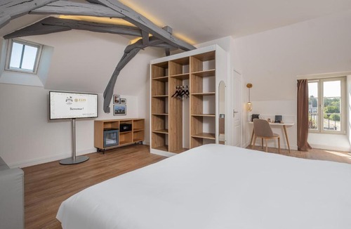 Maslives Hotel | La Clef des Châteaux