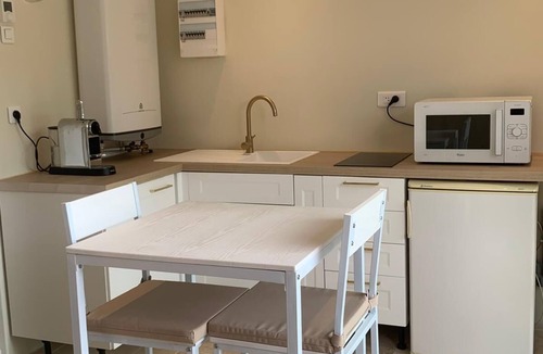 Les Andelys Apartment | La CleryNette Suite 20 minutes from Giverny, 10 minutes from Château de Gaillard