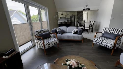 Grimsby Villa | La Collina