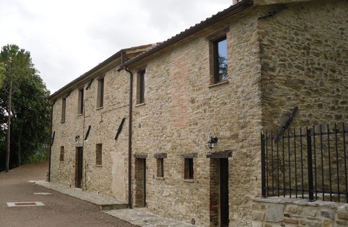 Montelovesco Apartment | La Collina degli Ulivi (Short Lets/Summer Rentals): Ortensia Apartment