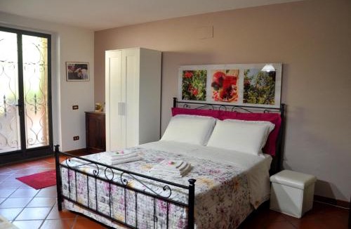 Santarello House | La Collina del Melograno