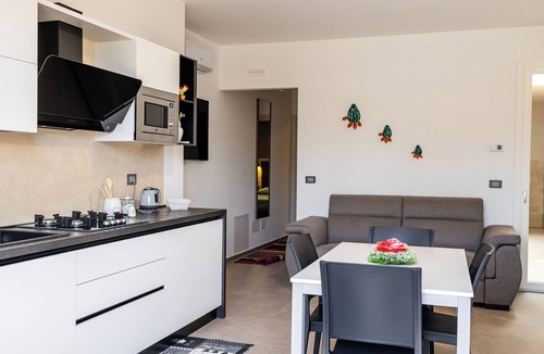 Tuglie House | La Collina di Montegrappa - Suites with Heated Private Pool - Suites with Shared Pool
