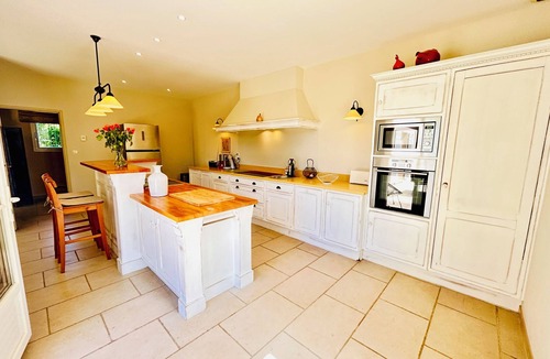 Flaux House | La Colline Villa with Heated Pool